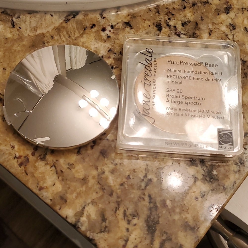 Jane Iredale pure pressed base mineral foundation